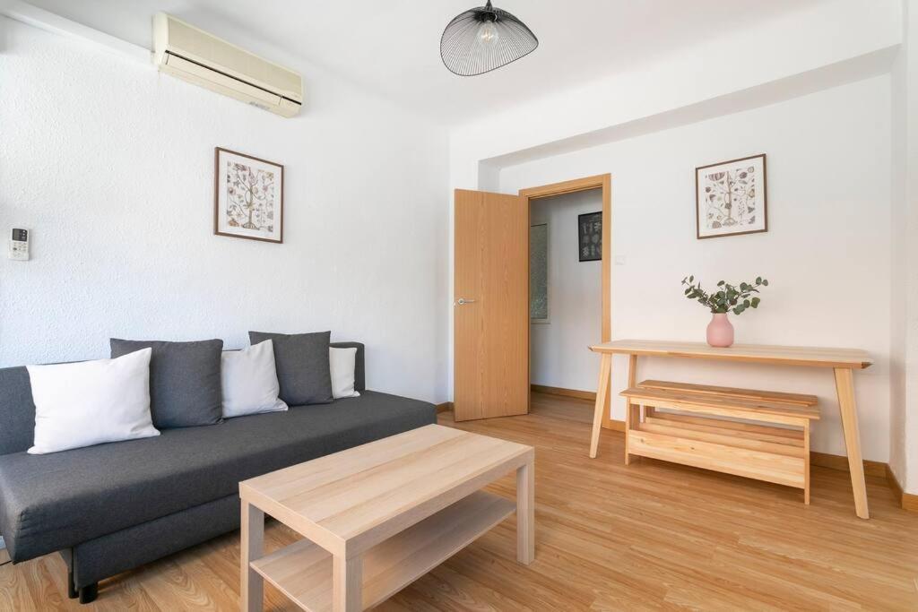 Encantador Apartamento De 3 Habitaciones Con Balcon アリカンテ エクステリア 写真