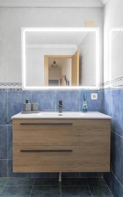 Encantador Apartamento De 3 Habitaciones Con Balcon アリカンテ エクステリア 写真