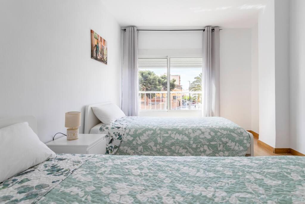 Encantador Apartamento De 3 Habitaciones Con Balcon アリカンテ エクステリア 写真
